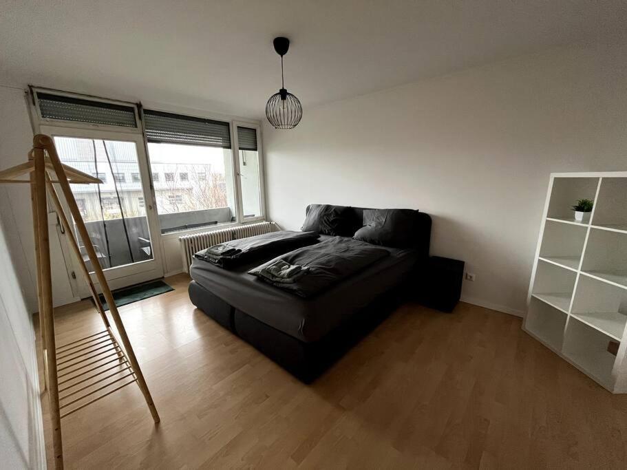 Loot Large /stadtrand /parkplatz *