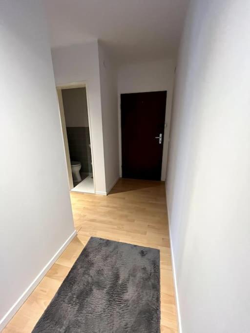 Loot Large /stadtrand /parkplatz Appartement *