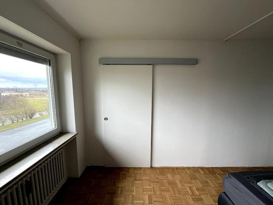 Loot Large /stadtrand /parkplatz
